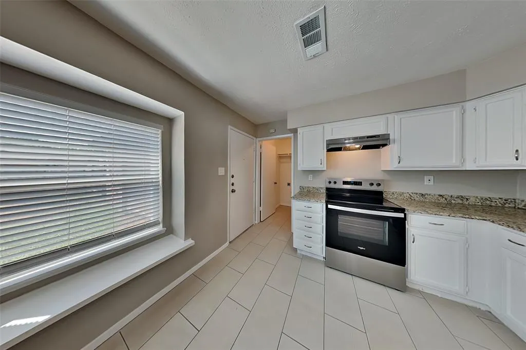 1302 Creekwood Court