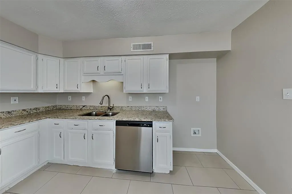 1302 Creekwood Court