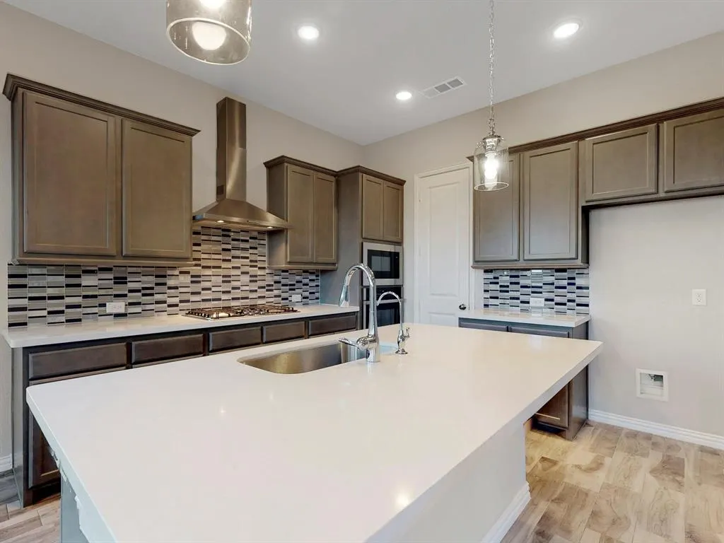 12310 Privet Lane