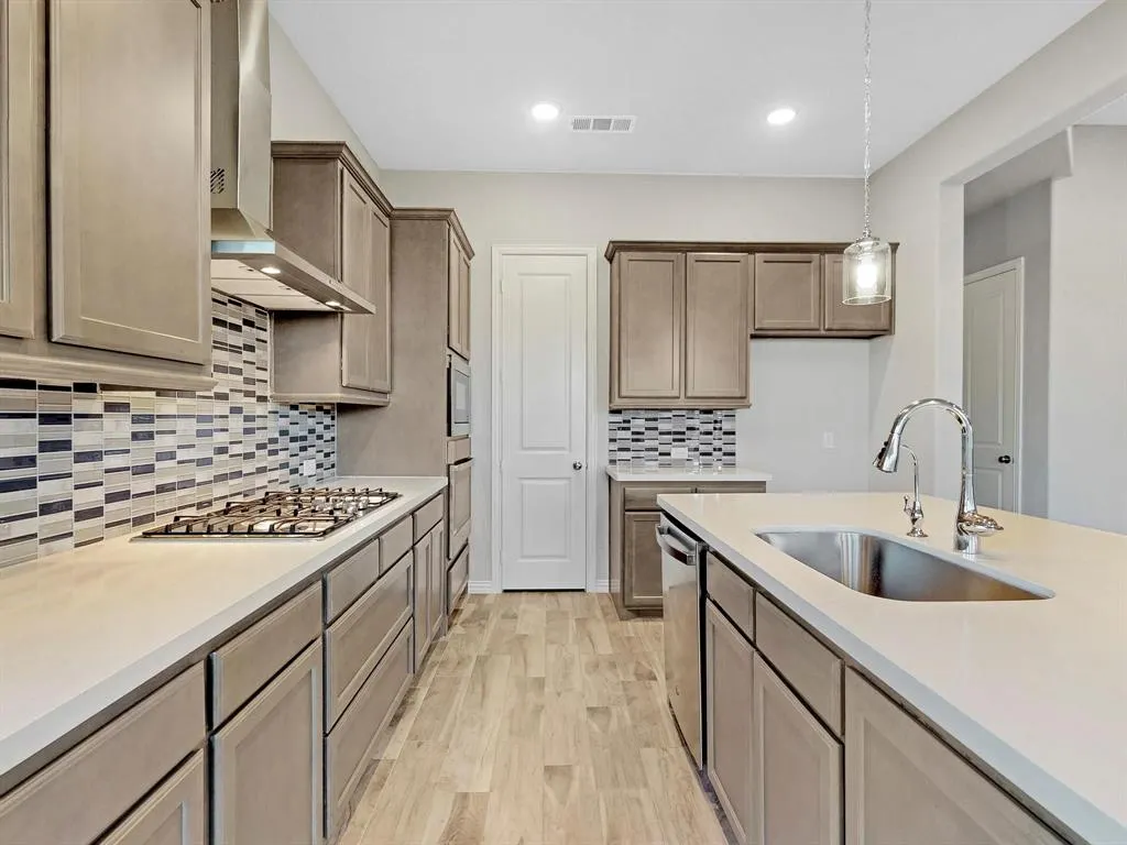 12310 Privet Lane