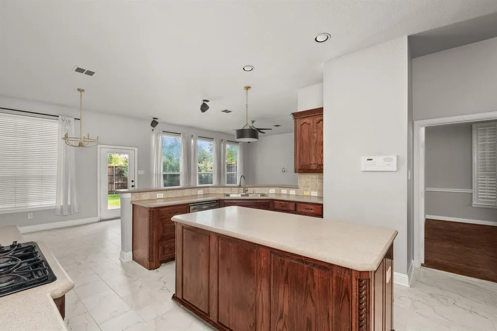 3680 Roosevelt Drive