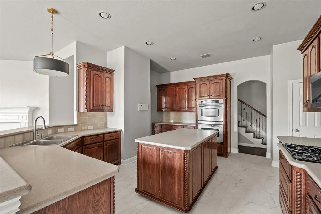 3680 Roosevelt Drive