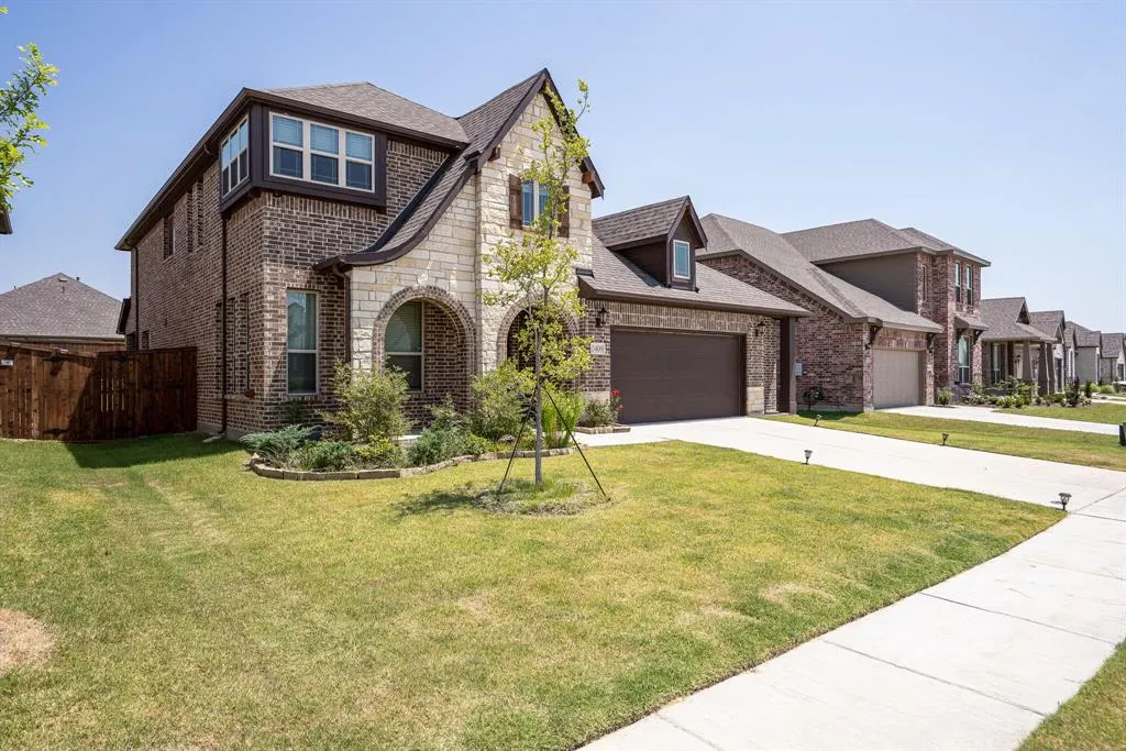 1409 Arrowwood Drive