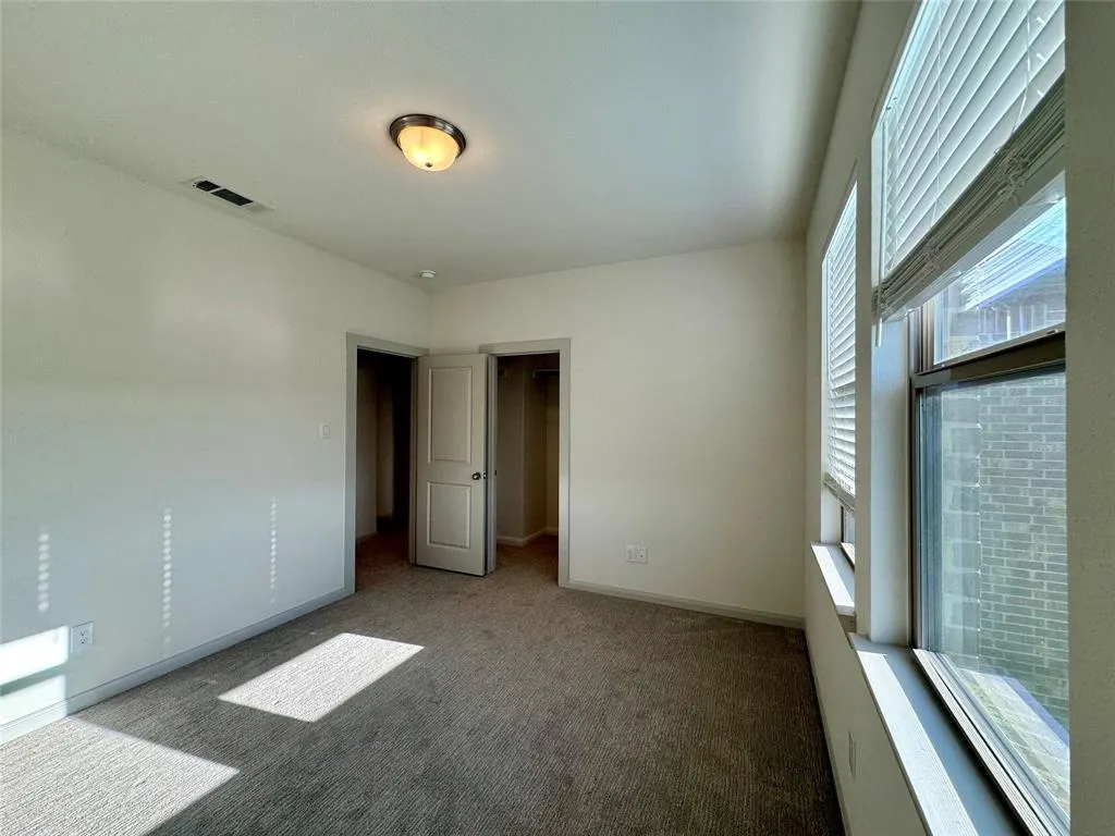 1066 Fullerton Drive