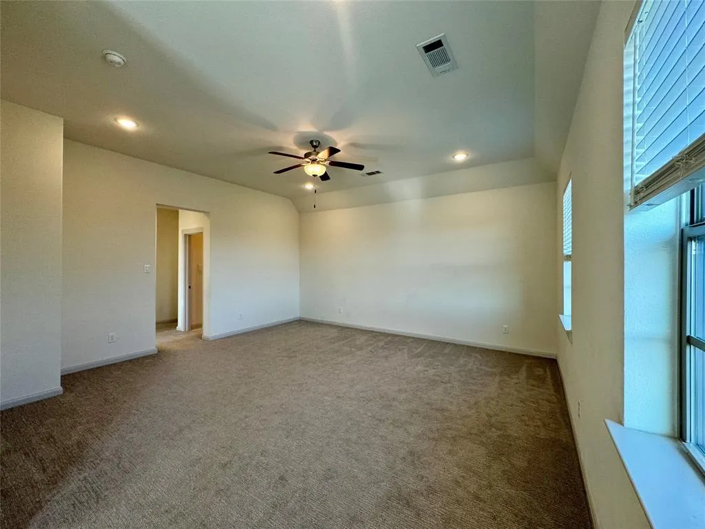 1066 Fullerton Drive