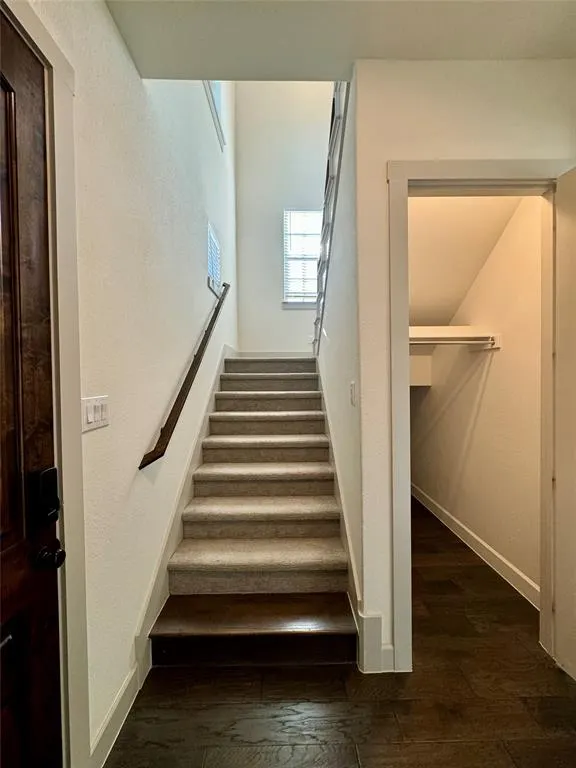 1066 Fullerton Drive