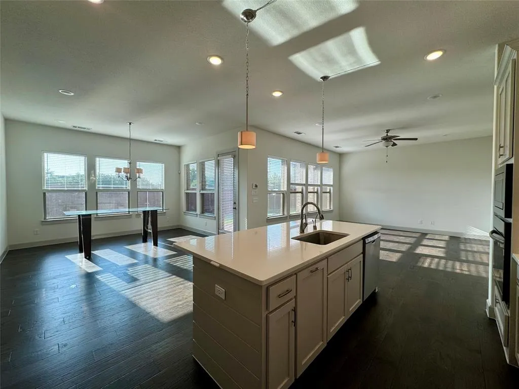 1066 Fullerton Drive
