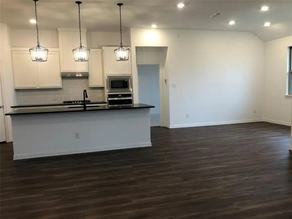 2207 Primrose Trail
