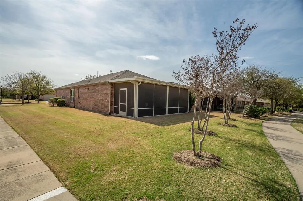 942 Carrington Greens Drive
