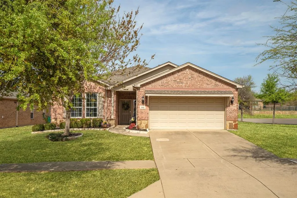 942 Carrington Greens Drive