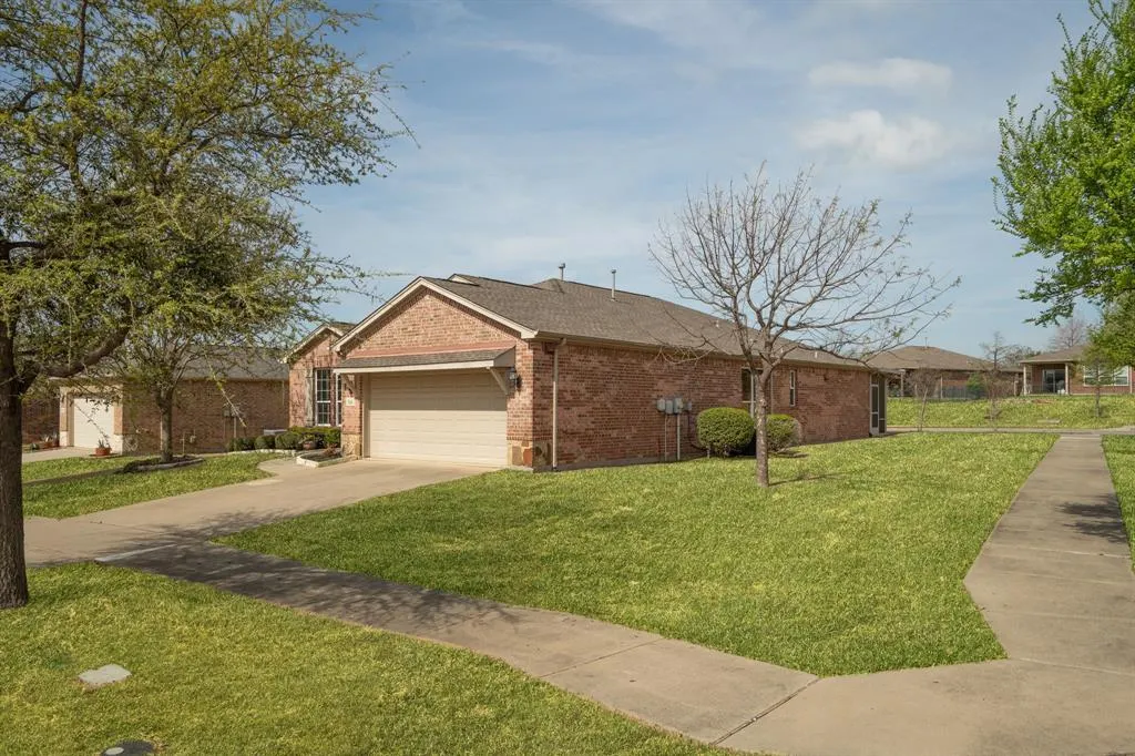 942 Carrington Greens Drive