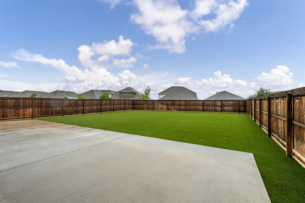 10125 Autumn Leaves Lane