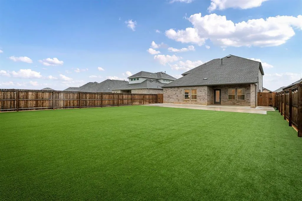 10125 Autumn Leaves Lane