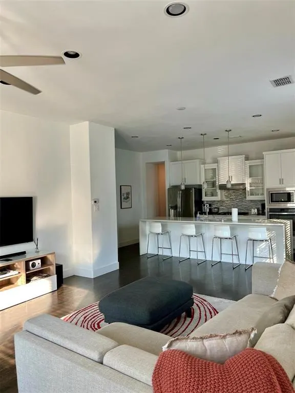 3015 Zenia Drive