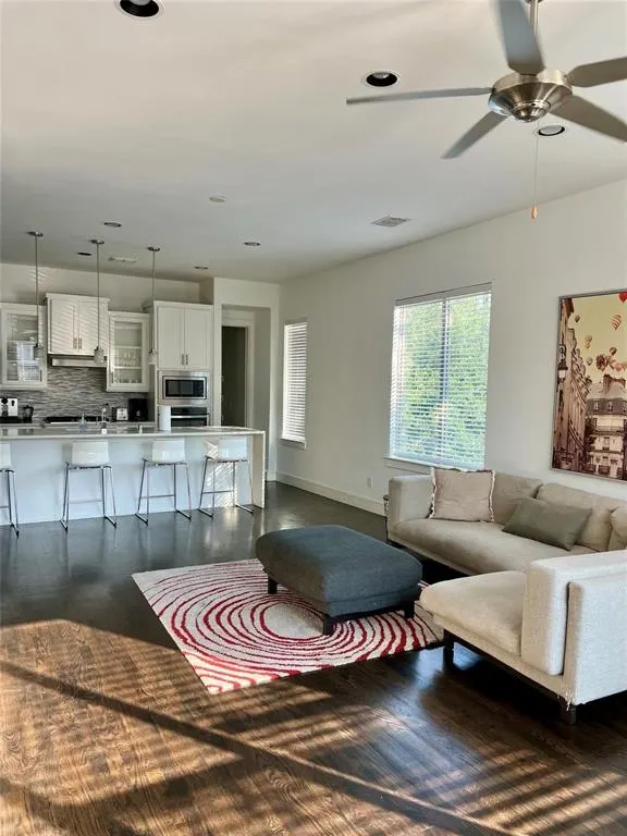 3015 Zenia Drive
