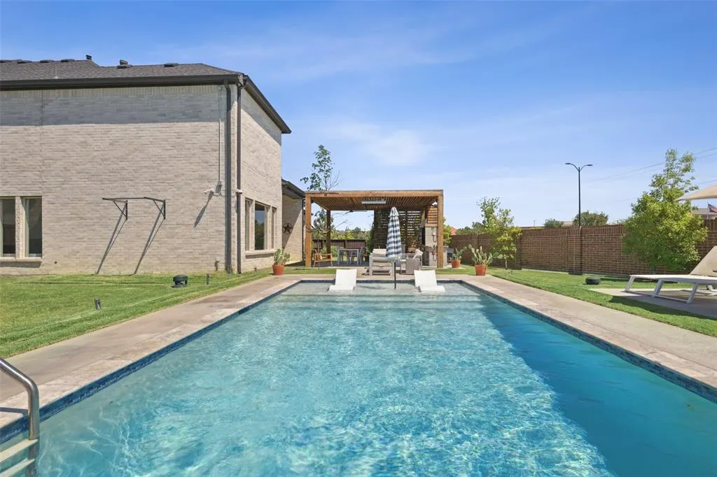 5008 Statesman Lane