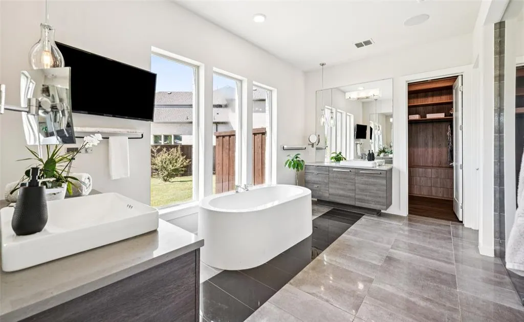5008 Statesman Lane