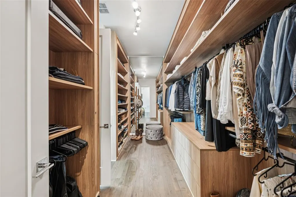 5008 Statesman Lane