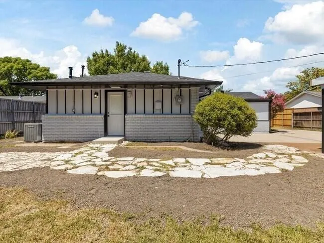 544 E Spring Valley Road