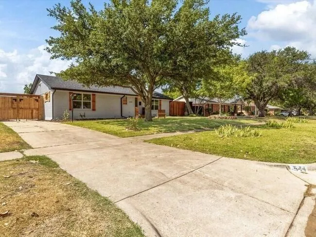 544 E Spring Valley Road