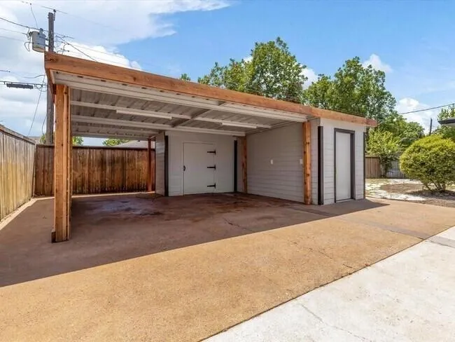 544 E Spring Valley Road