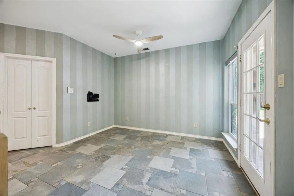 2604 Spring Lake Drive