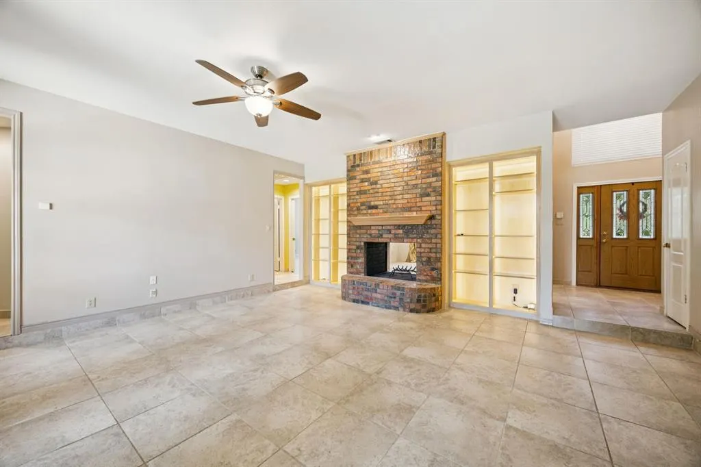 2604 Spring Lake Drive