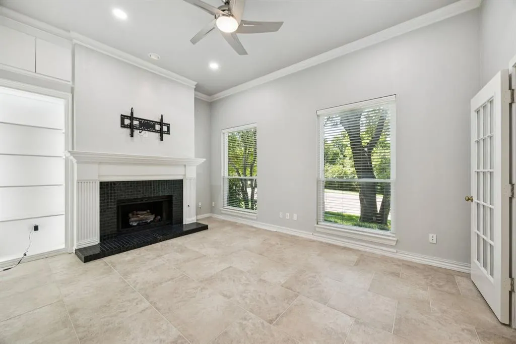 2604 Spring Lake Drive