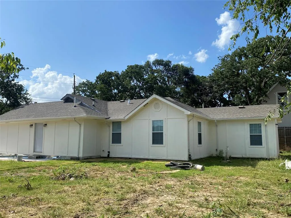 1206 Redbud Street