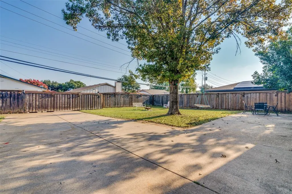 2421 Laurel Lane