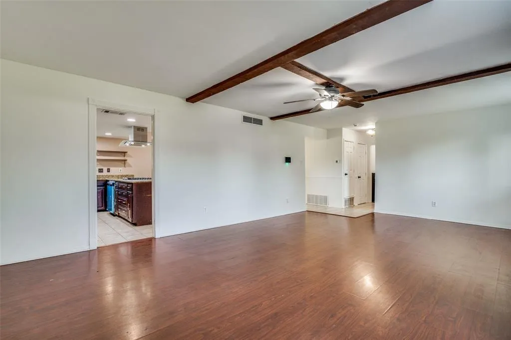 2421 Laurel Lane