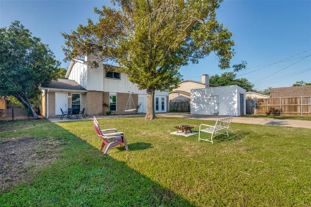 2421 Laurel Lane