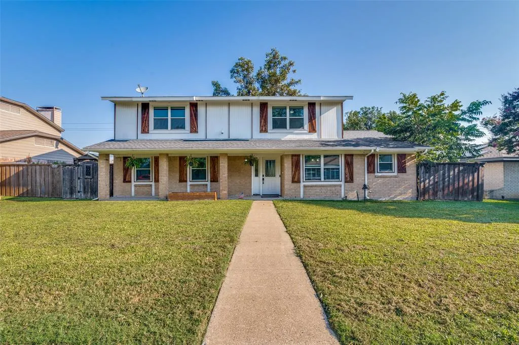 2421 Laurel Lane