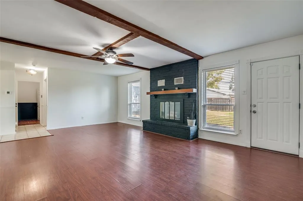 2421 Laurel Lane