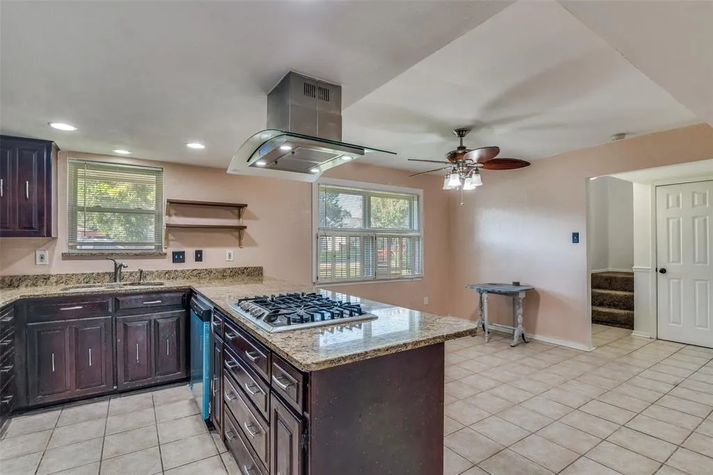 2421 Laurel Lane