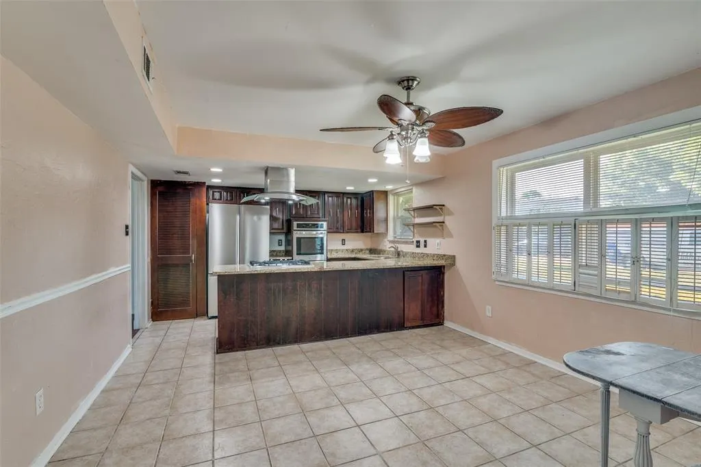 2421 Laurel Lane