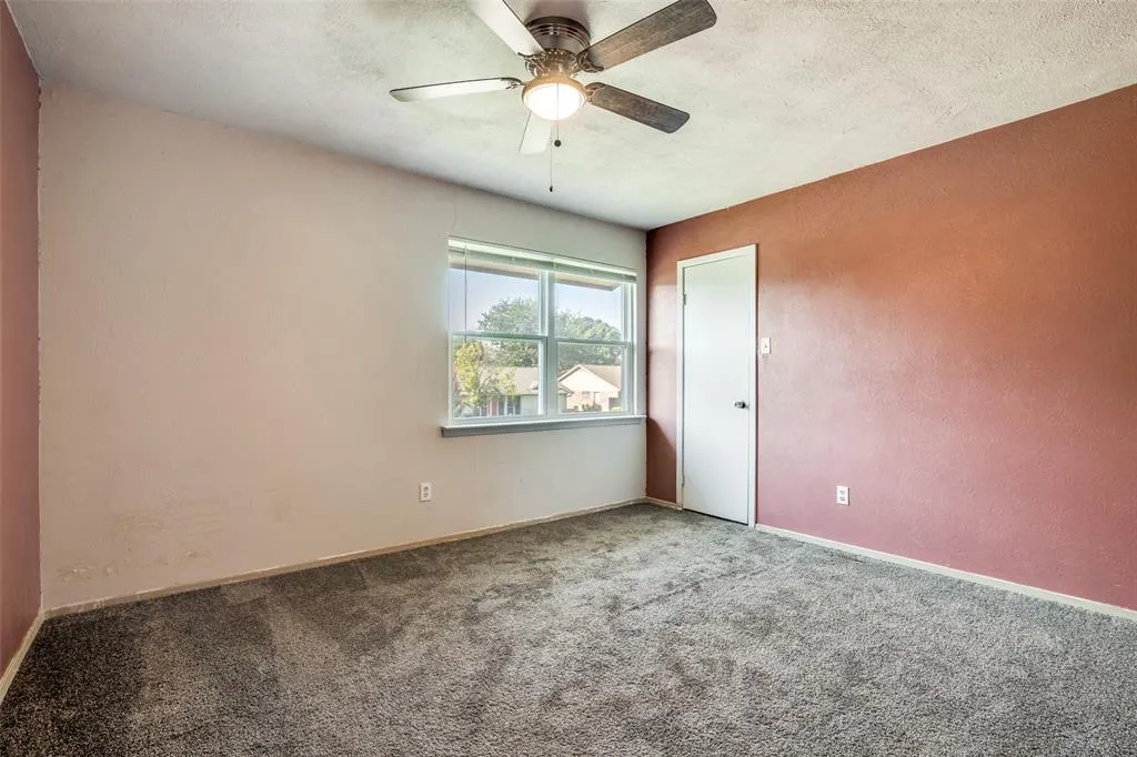 2421 Laurel Lane