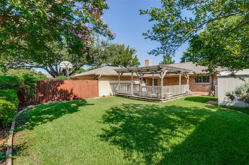 1006 Hillsdale Drive