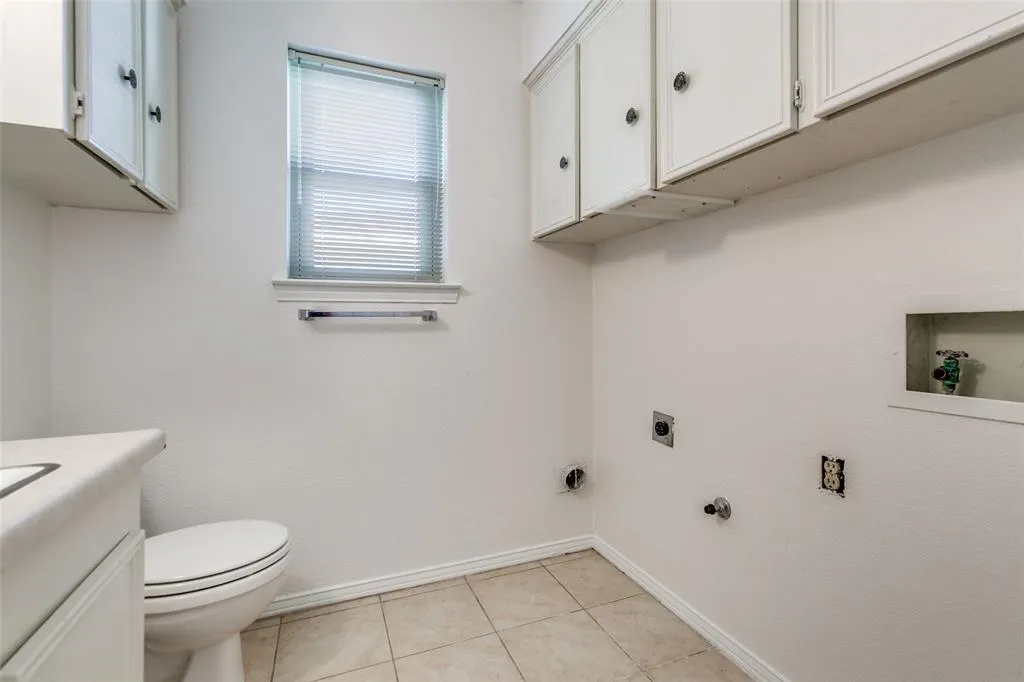 1006 Hillsdale Drive