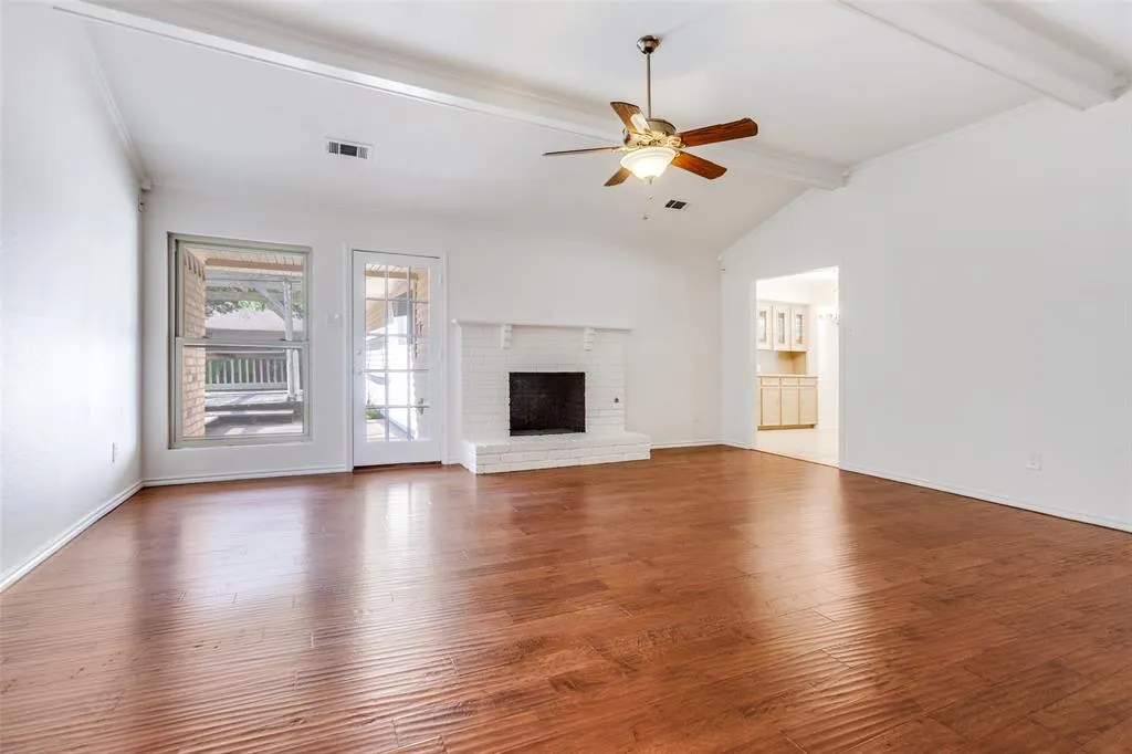1006 Hillsdale Drive