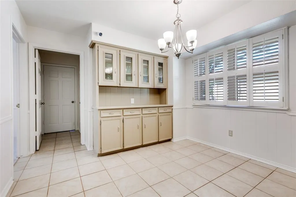 1006 Hillsdale Drive