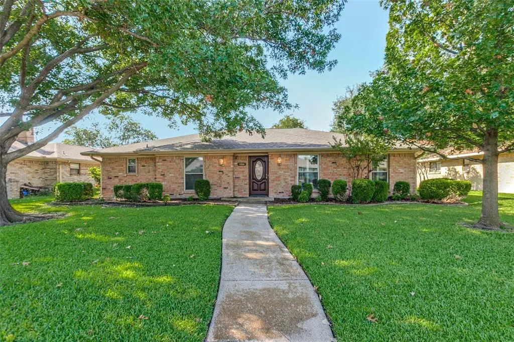 1006 Hillsdale Drive