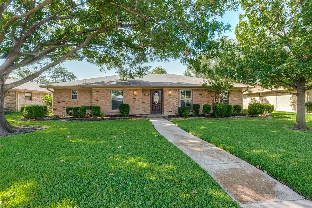 1006 Hillsdale Drive