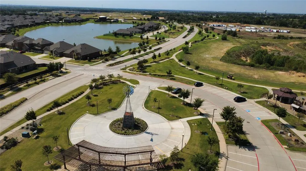 10704 Klondike Lane