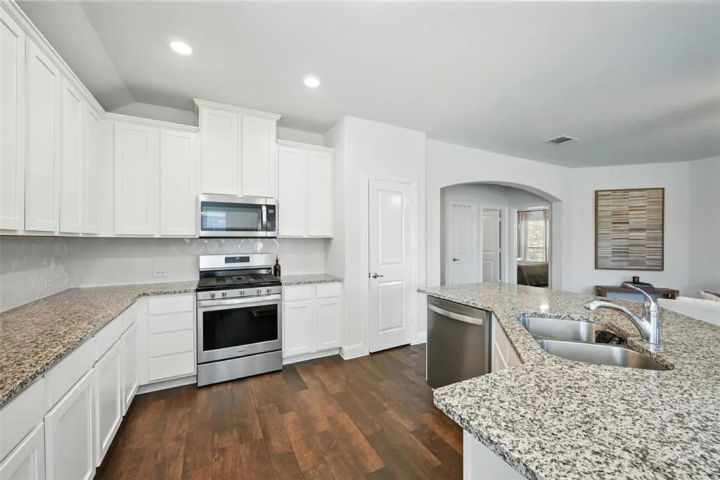 10704 Klondike Lane