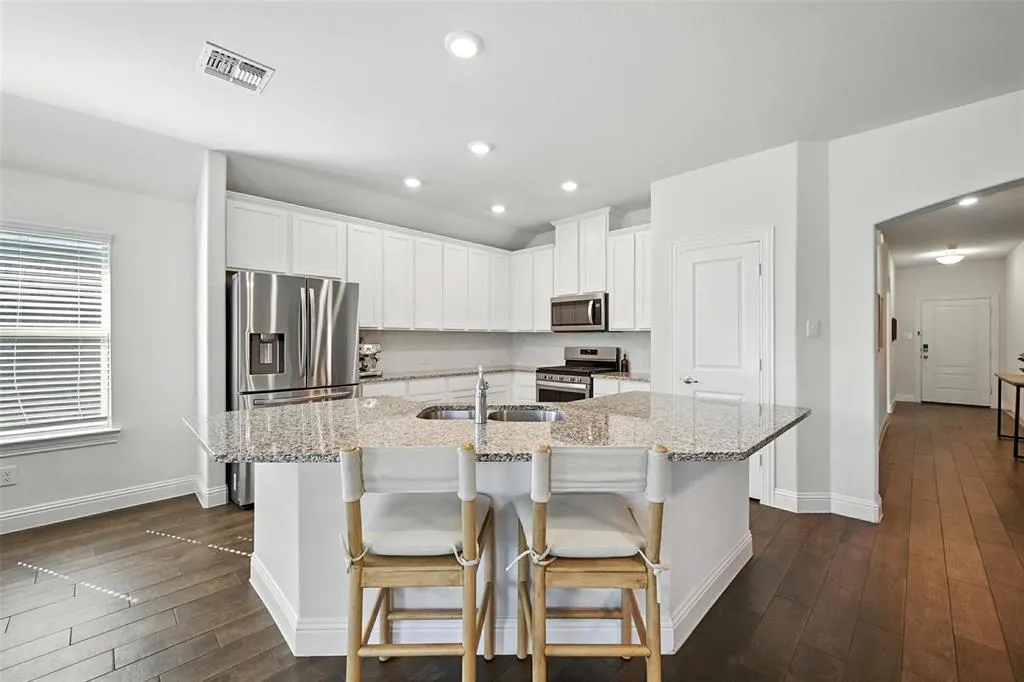 10704 Klondike Lane