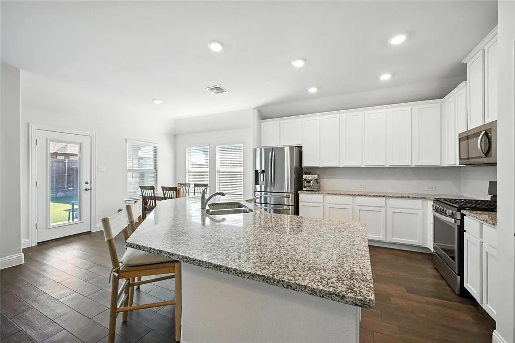 10704 Klondike Lane