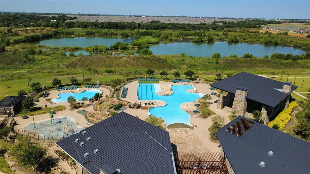 10704 Klondike Lane