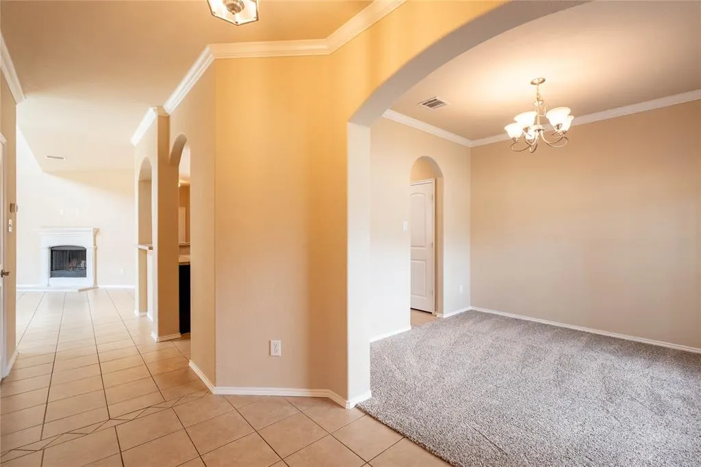 2233 Canyon Point