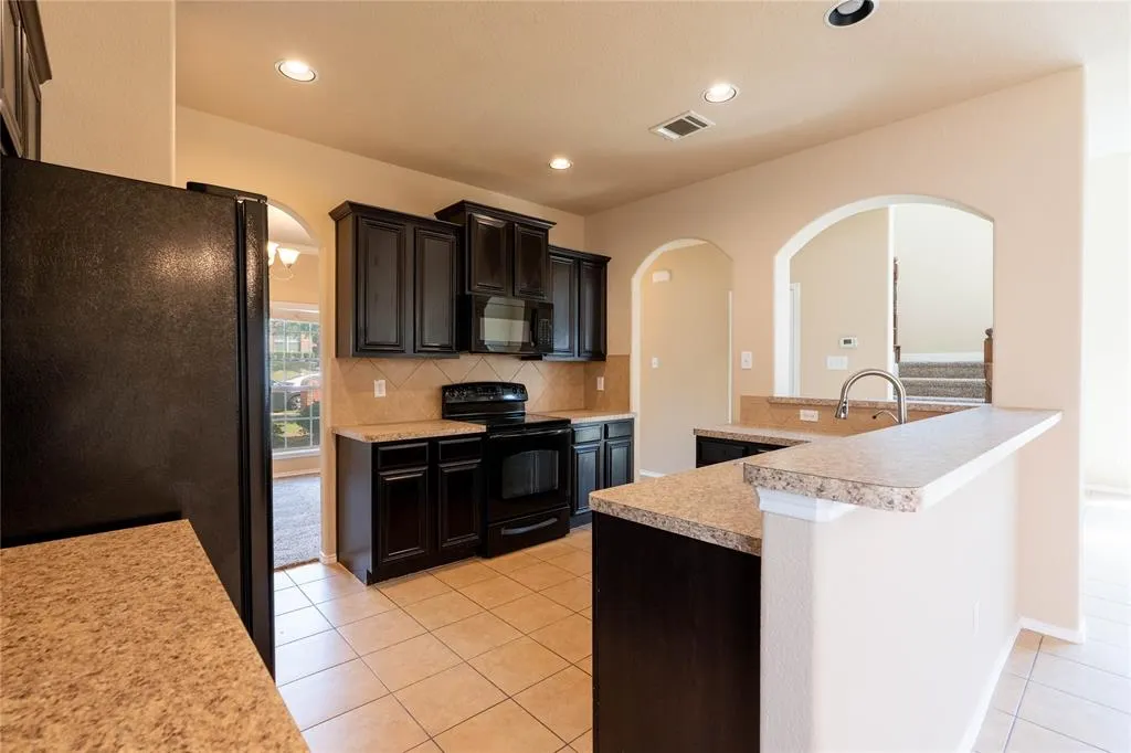 2233 Canyon Point